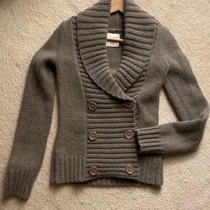 TNA lambswool sweater with bottons front